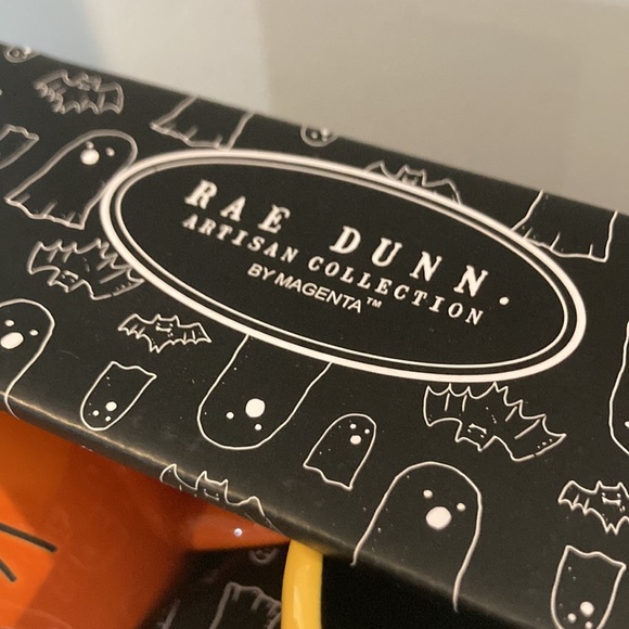 π»π§ββοΈ Rae Dunn Magenta IβM HIS WITCH & IβM HER BOO Set of 2 Mugs in Gift Box - Picture 7 of 12